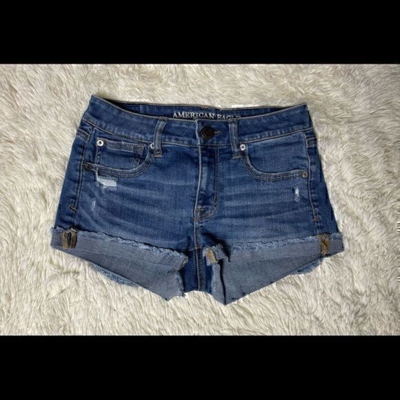 EUC Women’s American Eagle Shortie Booty Jean shorts size 2 - Picture 1 of 7